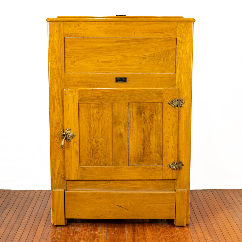 The Arctic Ice Company Ltd. Ice Box