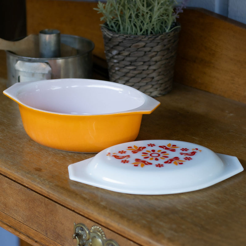 Pyrex 043 Friendship Pattern Oval Casserole