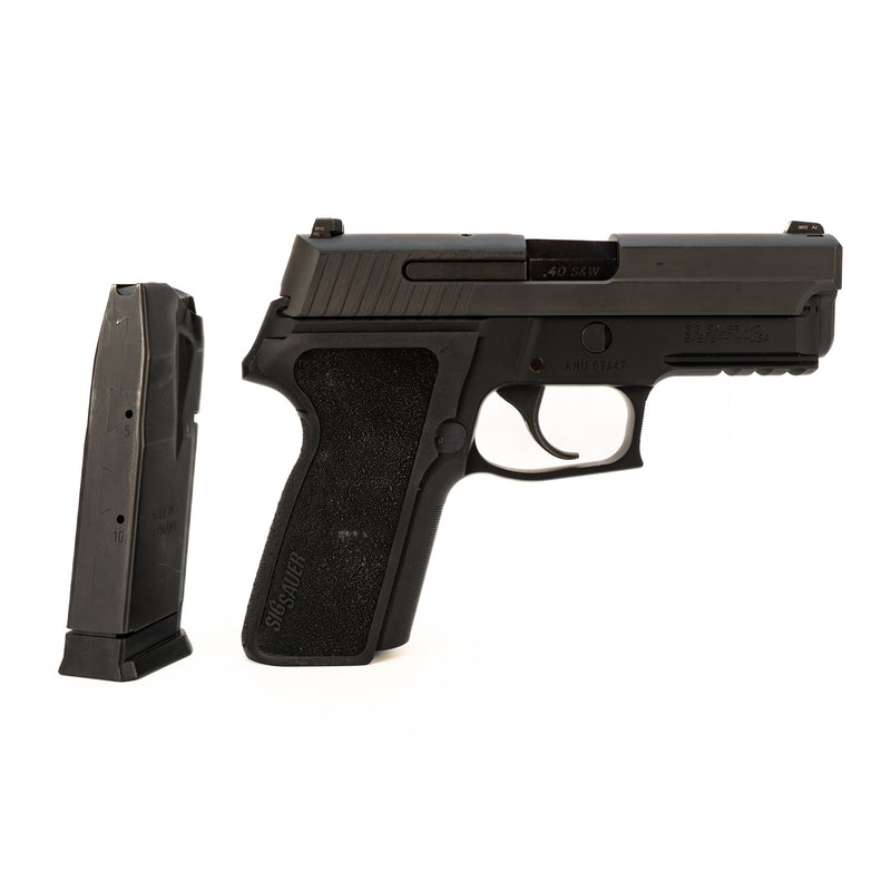 Sig Sauer P229R Semi-Automatic Pistol : .40 S&W