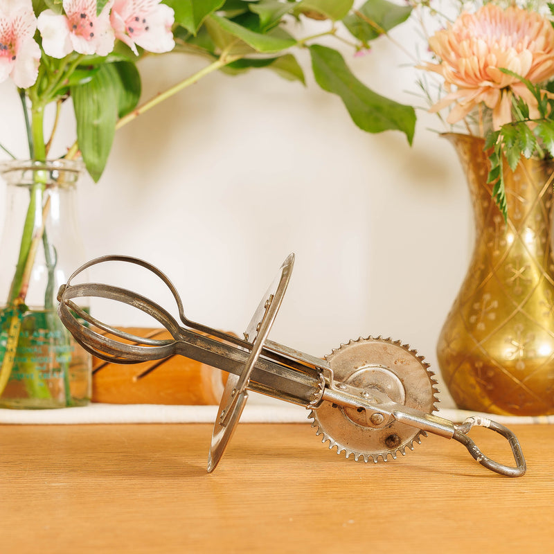 A&J Beater Jar with a Glass Measuring Base