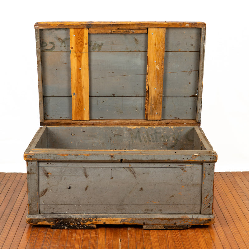 Wooden Footlocker : Sergeant Taylor, 62nd Battalion C.E.F.