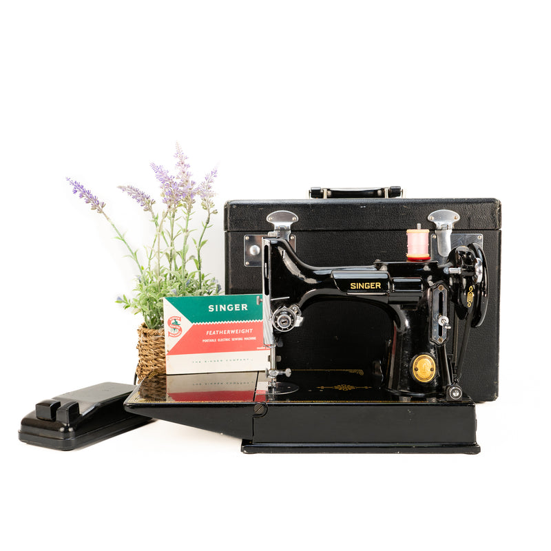 1951 Singer Featherweight 221K with Case
