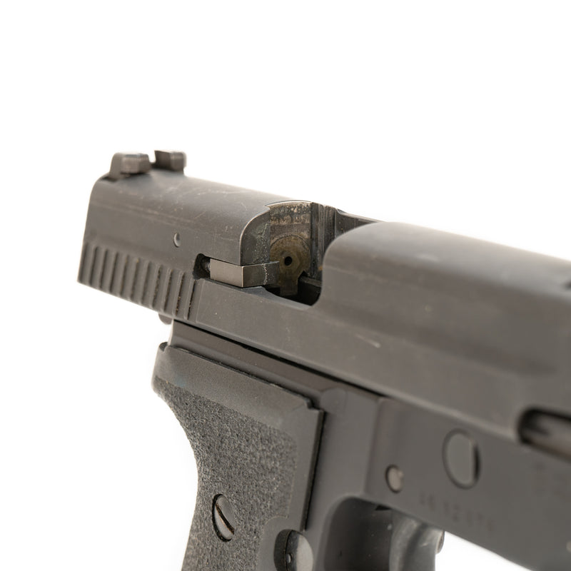 Sig Sauer P229 Semi-Automatic Pistol : .40 S&W