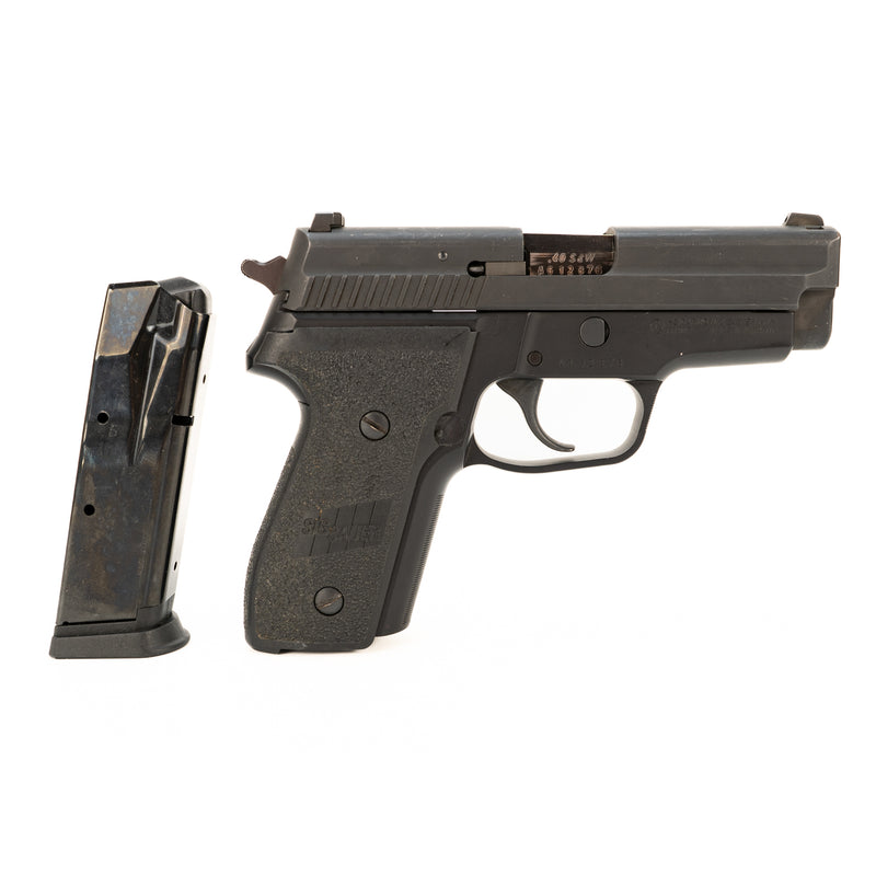 Sig Sauer P229 Semi-Automatic Pistol : .40 S&W