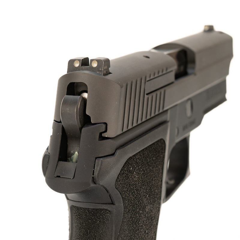 Sig Sauer P229R Semi-Automatic Pistol : .40 S&W