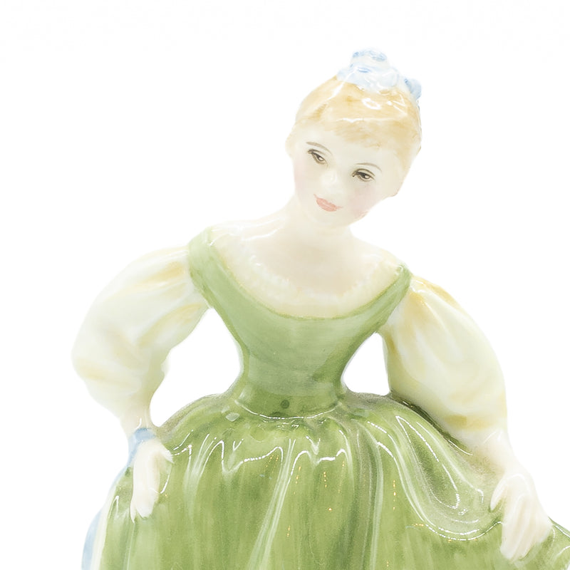 Royal Doulton Figurine HN2211 : Fair Maiden