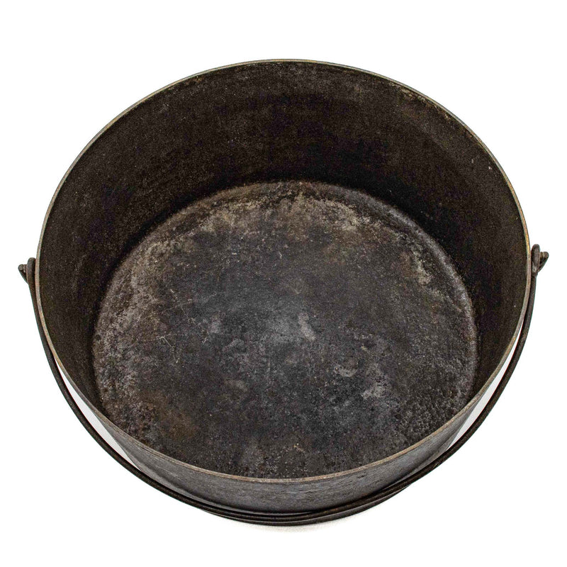 No.16 Gate Marked Cast Iron Camp Dutch Oven