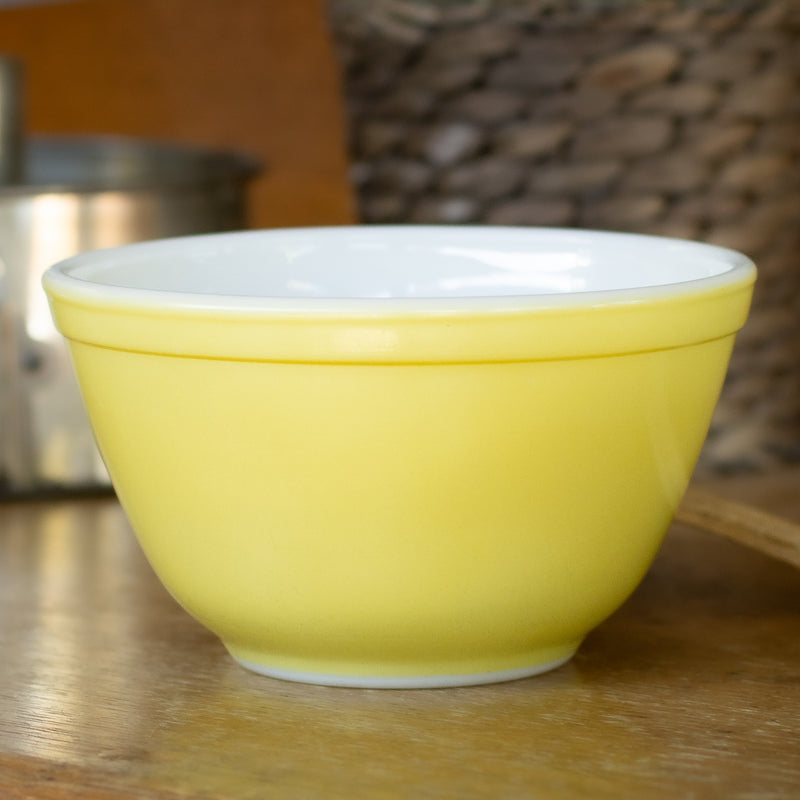 Pyrex 401 Yellow Mixing Bowl